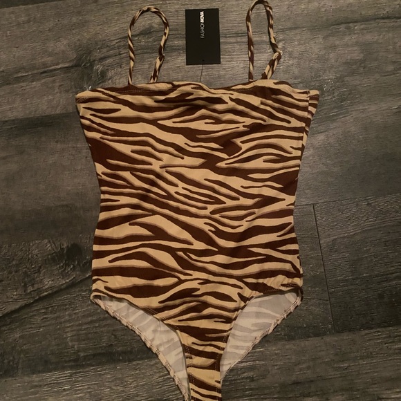 Fashion nova animal print body suit - Picture 2 of 2